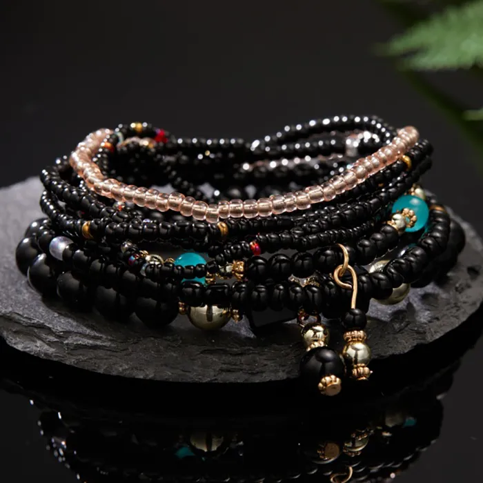 Set Boho korálkových náramků 8 ks černá